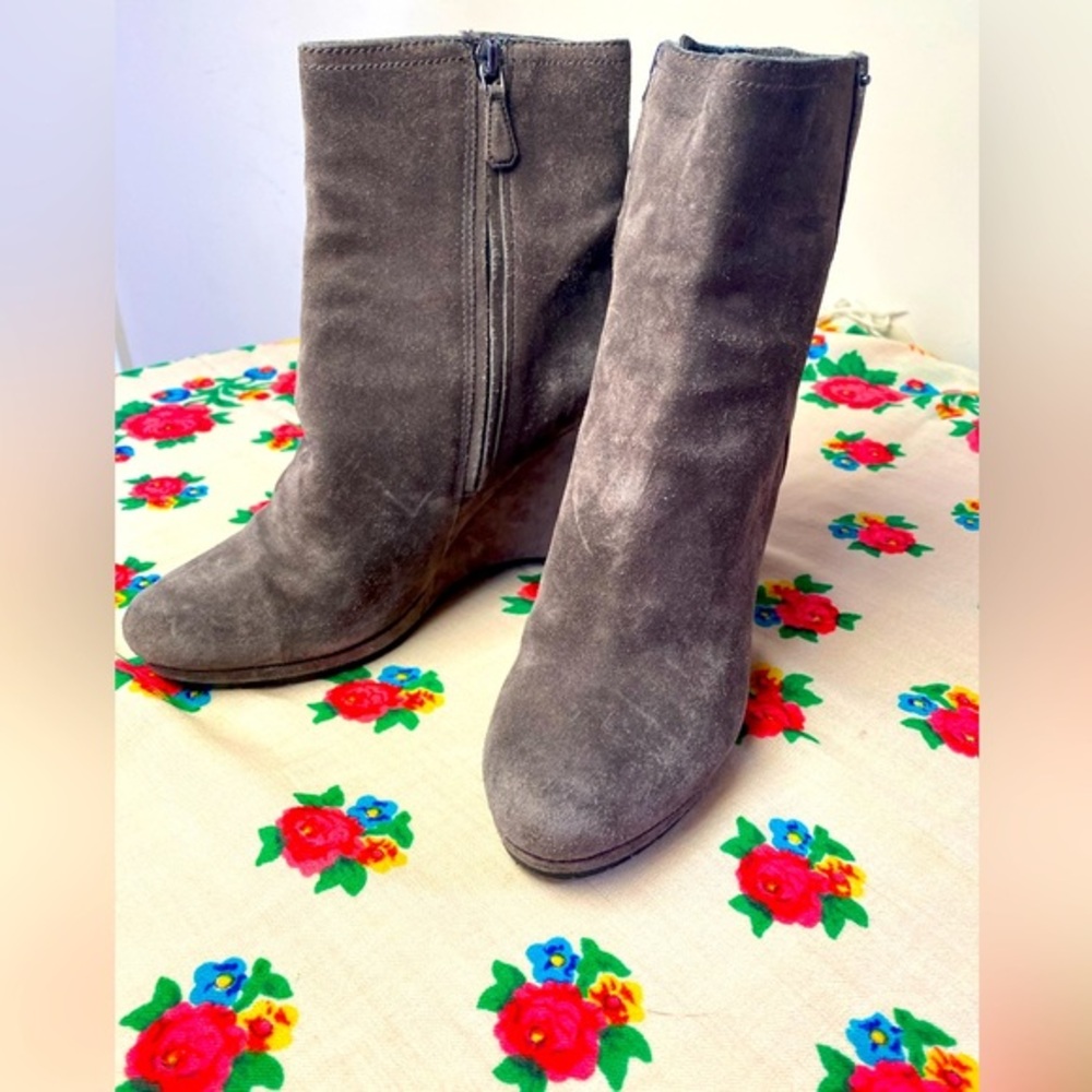 Prada 38.5 Suede Taupe-Grey Booties
